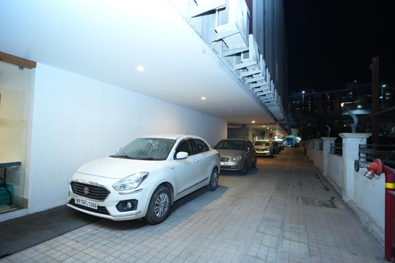 Hotel Siesta Hitech Hyderabad Exterior foto