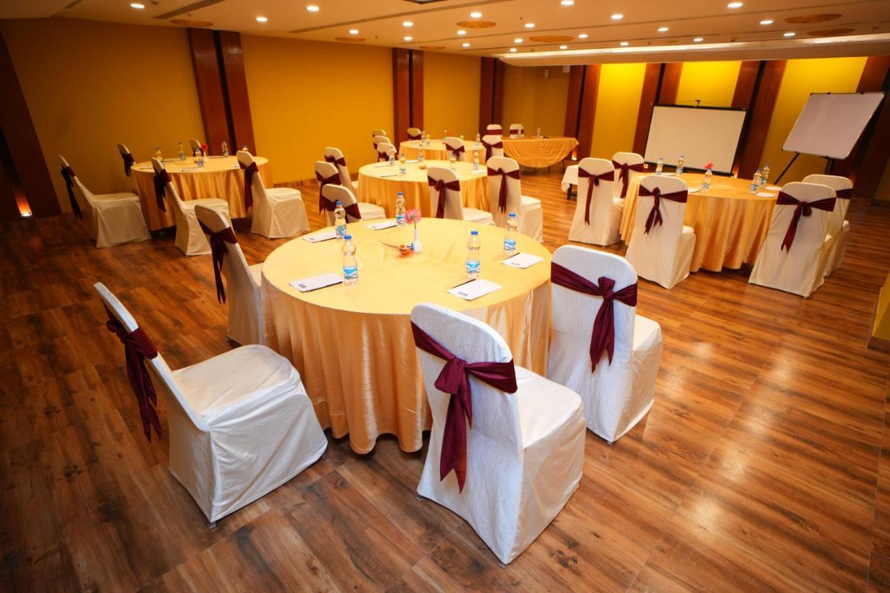 Hotel Siesta Hitech Hyderabad Exterior foto